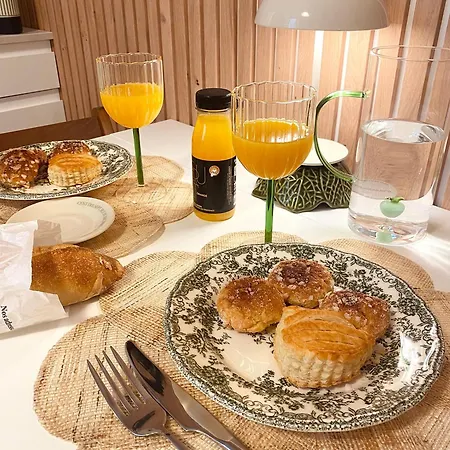 Modern & Chic 17- Perfect Location Apartment Paris