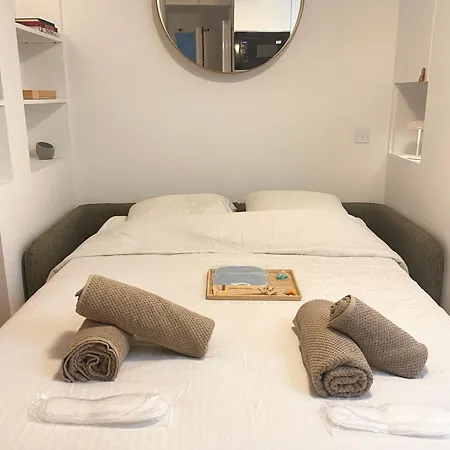 Modern & Chic 17- Perfect Location *